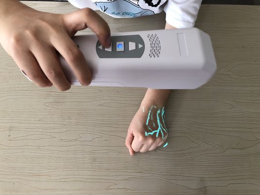 Wysoka rozdzielczość obrazu Urządzenie lokalizujące żyły Wyszukiwarka żył na pulpicie ze światłem podczerwonym