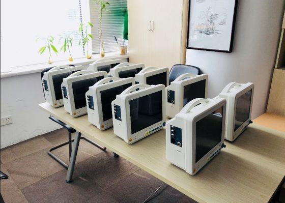 15-calowy monitor z wieloparametrami